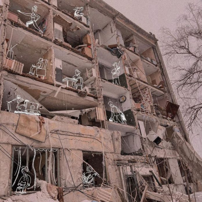 Украинска сликарка ги разубавува урнатите згради со цртежи: Мојот Харков повторно ќе биде убав