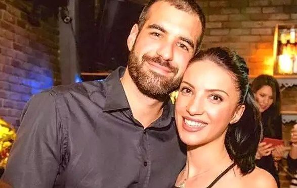 Сопругата му почина пред неколку дена, но ќе игра ракомет денеска против Македонија