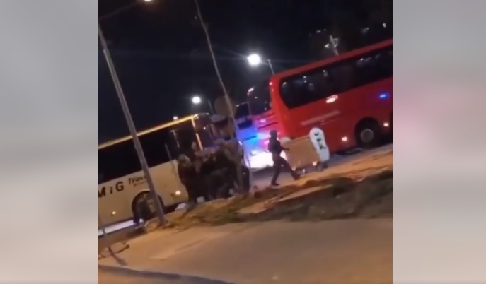 Полицијата апси навивачи низ Аеродром по инцидентот во салата „Јане Сандански“