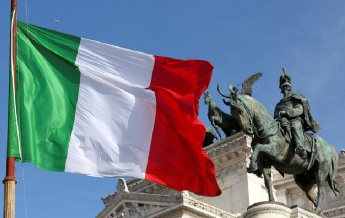 Италијанците излегуваат на избори