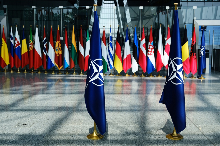 Медведев: Гледа Ураина од Македонија и Црна Гора дека влезот во ЕУ оди само преку НАТО