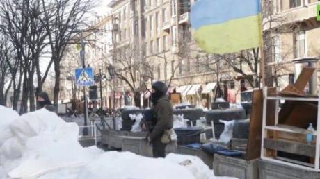 Одеса: Локалните жители подготвуваат ѕидови од вреќи со песок и градат барикади