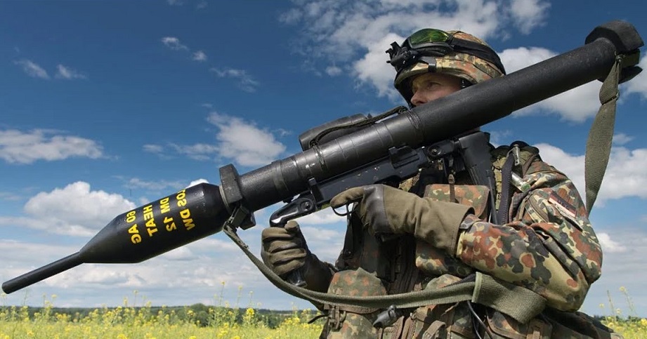 Украина го доби германскиот „убиец на тенкови“: „Панцерфауст“ е ракетен фрлач дизајниран за градска борба
