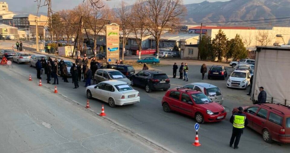 Две бензински пумпи во Скопје и по една во Битола и Тетово вчера ограничено точеле гориво