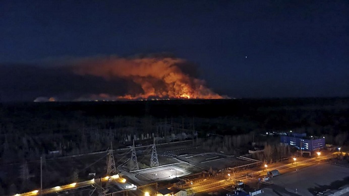 Пожари беснеат околу Чернобил