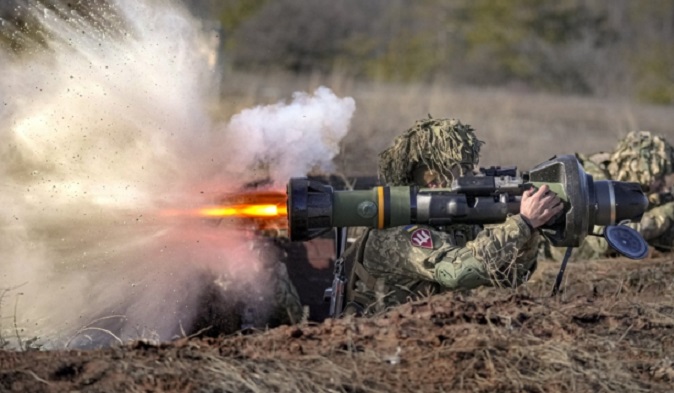 Британија праќа нови количества противтенковски проектили во Украина
