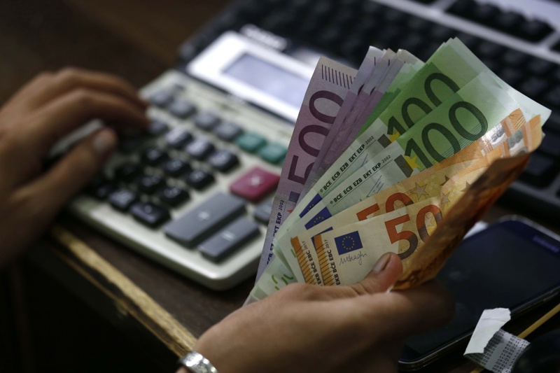 Хрватска го воведе еврото како официјална валута