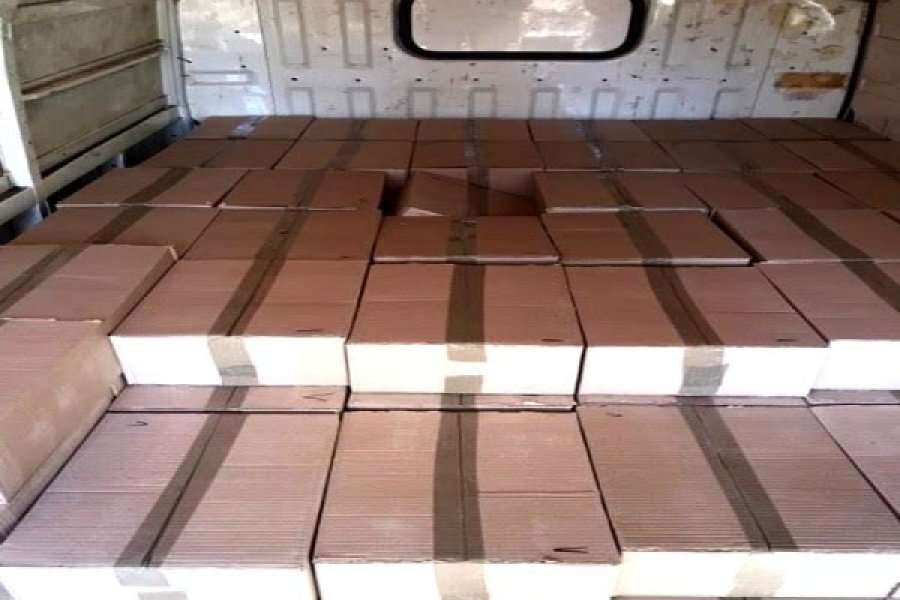 Косовската полиција заплени два тона мед од Македонија, возачот на комбето во бегство