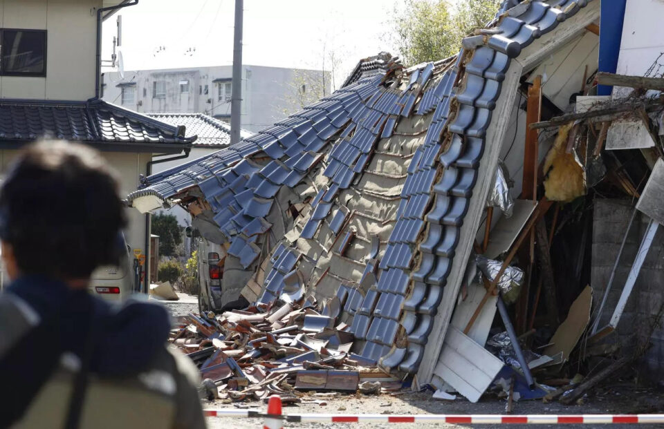Најмалку 64 загинати во разурнувачкиот земјотрес во Јапонија