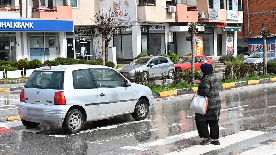 108 санкции за непропуштање пешаци на пешачки премин