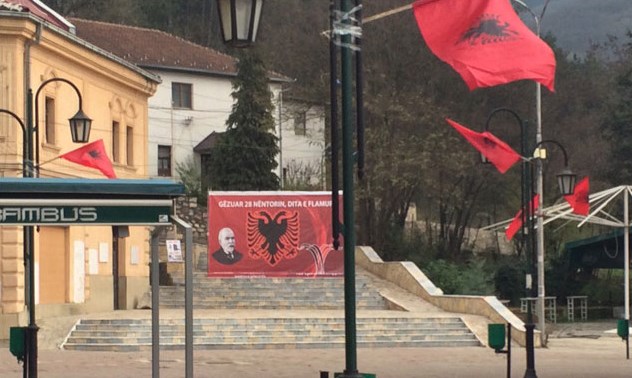 Мицкоски прашува: Дали е сега градоначалникот на Кичево голем јунак со тоа што го изгубил или ќе го задржи албанското знаме?