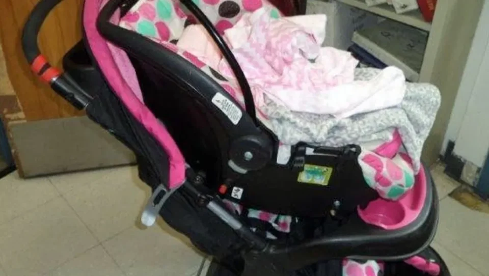 Количка со бебе оставена среде Карпош, мајката се бараше со полиција