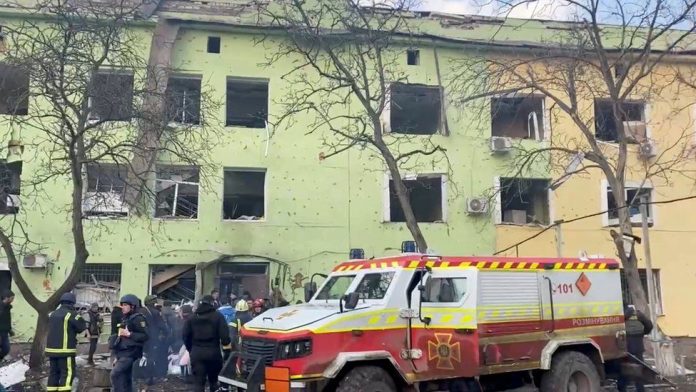 Тела на петмина мажи со врзани раце пронајдени во подрумот на детската болница во Буча