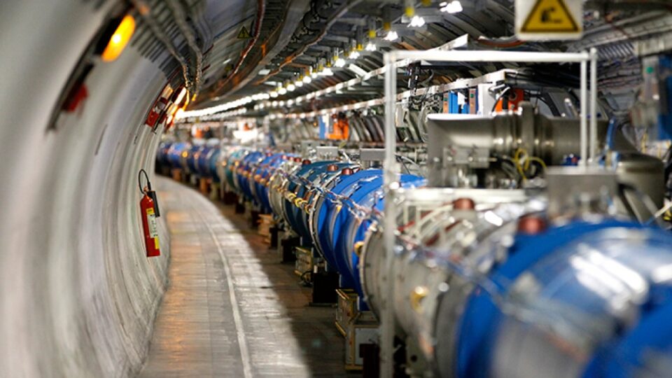 Научниците во ЦЕРН повторно ќе трагаат по темната материја