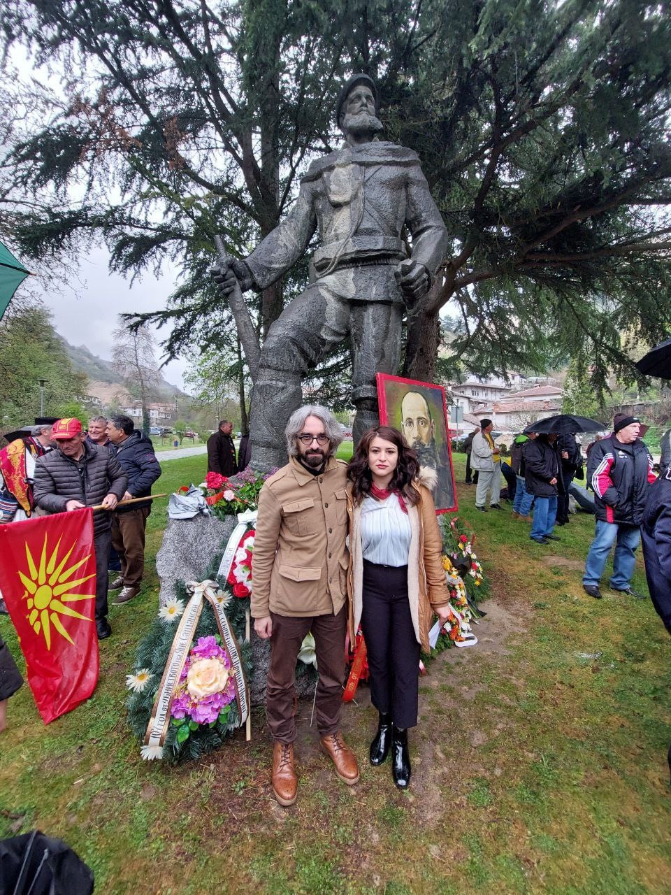 Апасиев и Мојсоска меѓу Македонците во Бугарија, се поклонија на гробот на Јане Сандански
