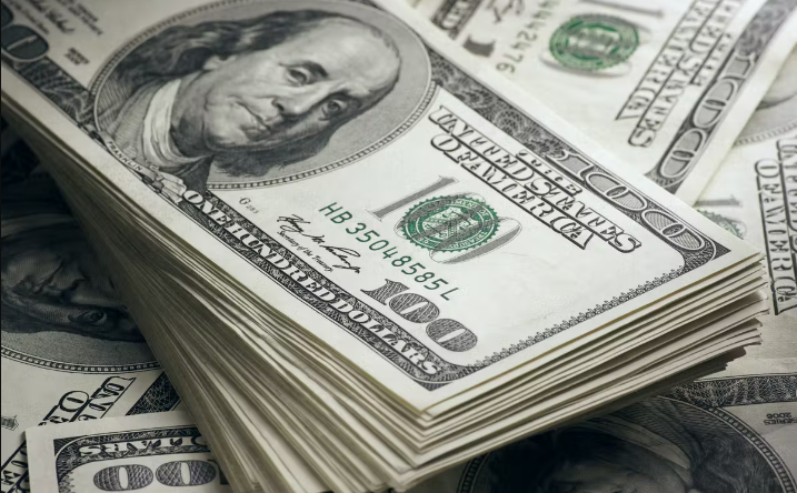 Доларот најсилен во изминатите 20 години