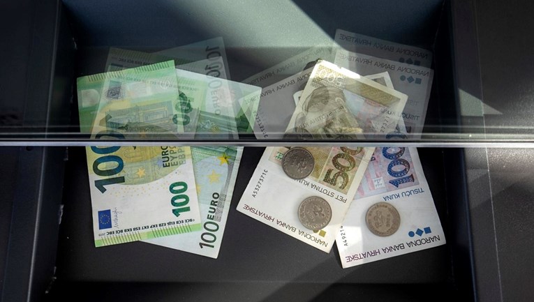 Моравјецки: Хрватска е пример дека воведување на еврото во време на инфлација е долевање масло на огнот