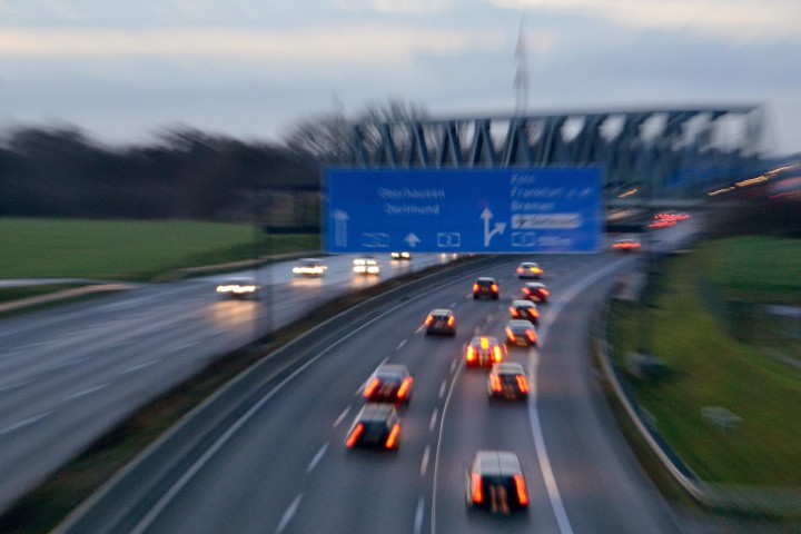 Германија планира „недела без автомобили“ и ограничување на брзината за да се штеди гориво