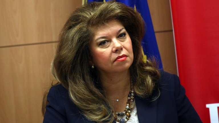 Потретседателката на Бугарија не знае „кои се тие Македонци“ во нејзината земја