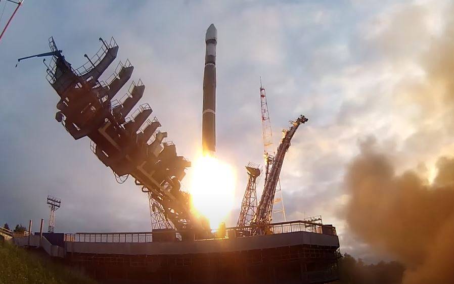 Москва го лансира воениот сателит Космос-2554