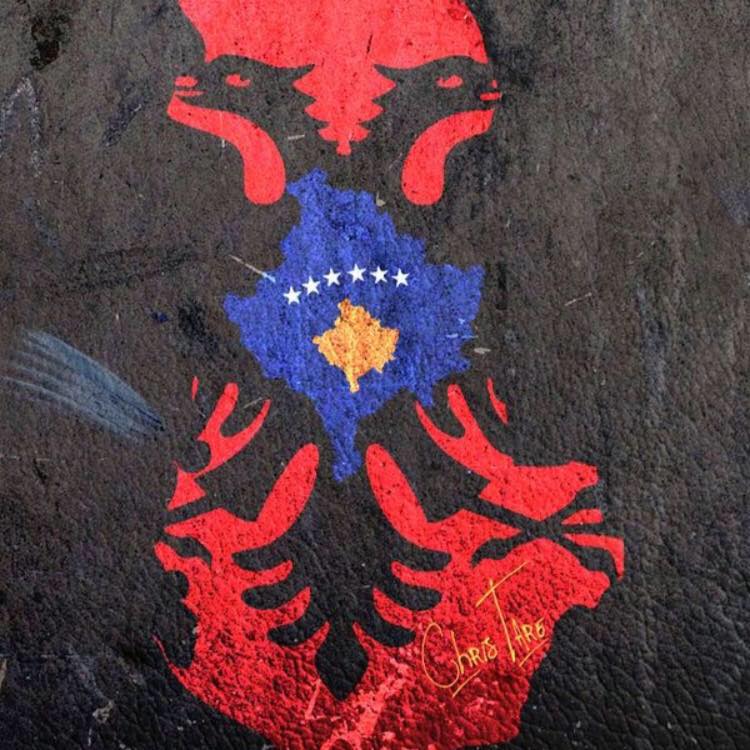 Косово и Албанија се еден народ, границата ни ја наметнаа Југославија и Србија, вели Курти за „Катимерини“: