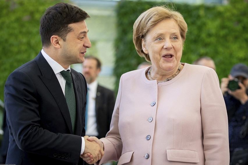 Зеленски ја обвини Меркел што Украина не влегла во НАТО, таа му одговори: Сè уште стојам на ставот