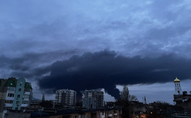 Одеса е нападната – силни експлозии одекнуваат во градот