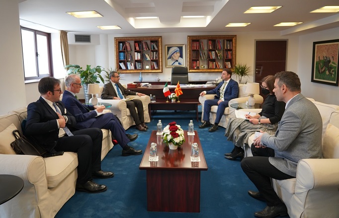 Османи-Касконе: Италија ќе продолжи силно да се ангажира за отворање на ЕУ преговорите за Македонија