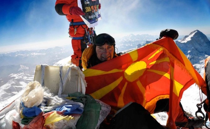 Сашко Кедев го искачи Даулагири, седмиот највисок врв на светот и испиша историја