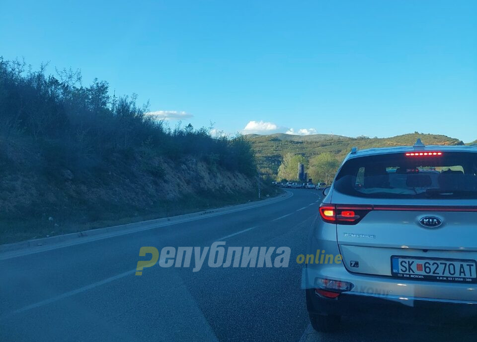 Два километри за час и половина – возилата заглавени по сообраќајката на патот Кавадарци-Прилеп