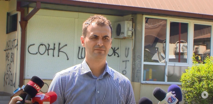 Стојкоски повика МВР најбрзо што може да го најде тој што пишувал „СОНК штрајк, убијци на деца“ на фасадата на градинката во Ѓорче Петров
