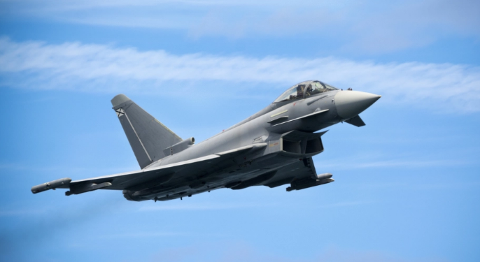 Србија набавува 12 од најновите британски воени авиони „Тајфун“