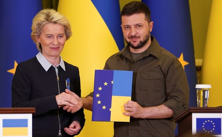 „Фајненшл тајмс“: Раководството на ЕУ не треба да ѝ дава лажна надеж на Украина дека ќе стане членка во наредните години