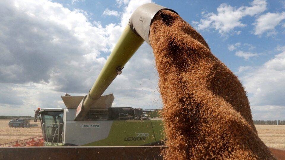 Русија го суспендираше договорот со Украина за извоз на жито