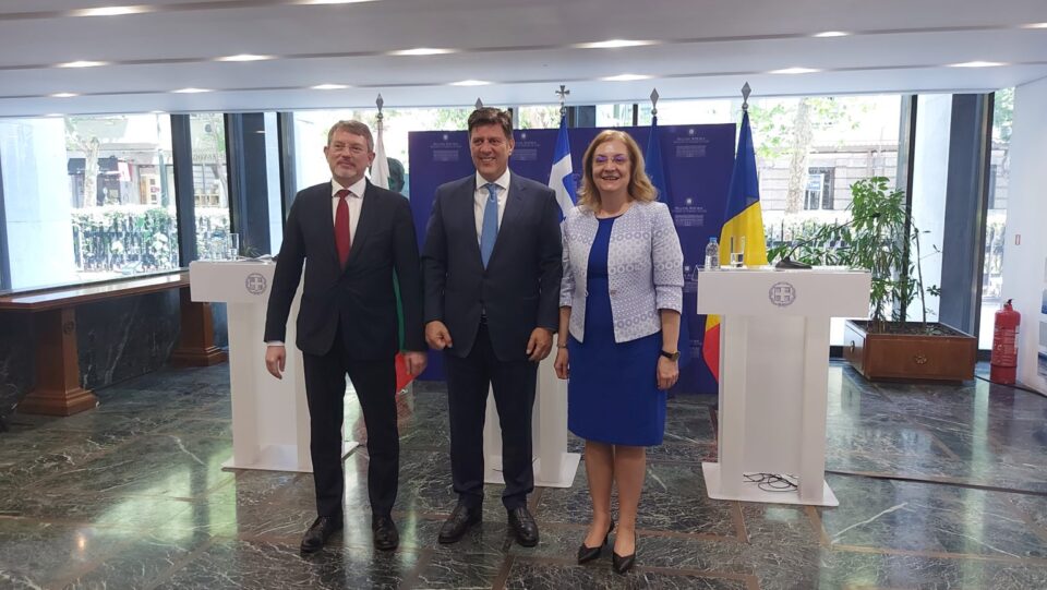 Бугарија очекува конкретни чекори и гаранции од Скопје за да се согласи за првата меѓувладина конференција со ЕУ