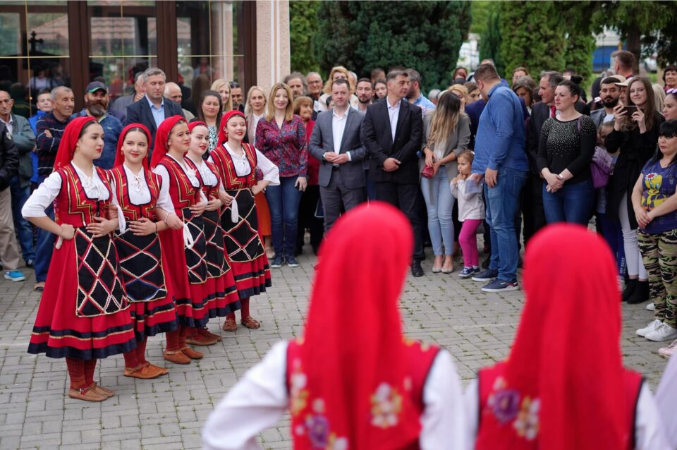 Ѓурѓовденски чествувања во дворот на црквата Св. Георгиј Победоносец во Трубарево