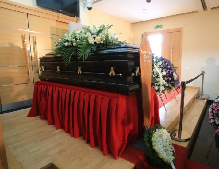 Погребан Ивица Осим ,Пикси емотивно се прости од него