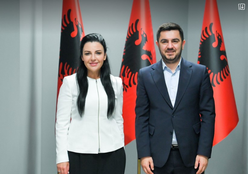 Нема македонско знаме за Бектеши кој во Албанија однесе просен српски зејтин