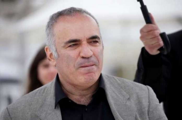 Русија ги стави Каспаров и Ходорковски на списокот на странски агенти