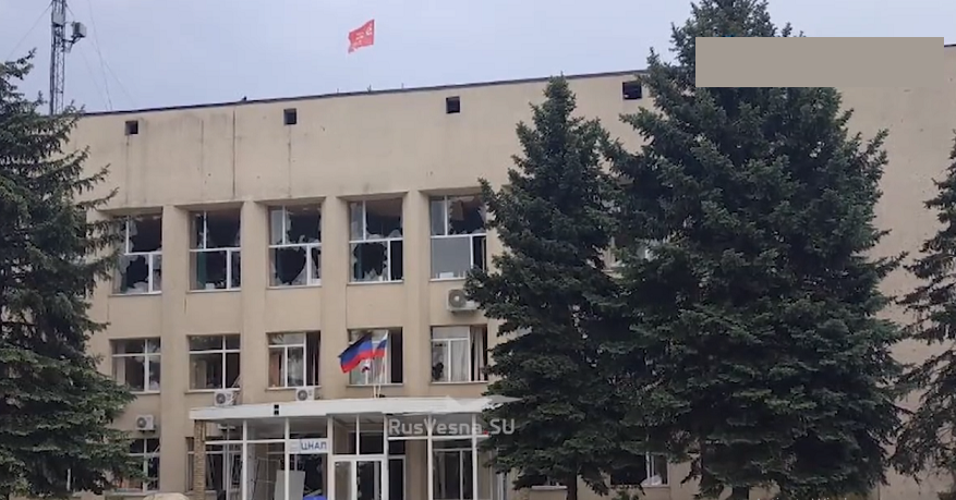 Руски знамиња се веат во градот Лиман во Донбас