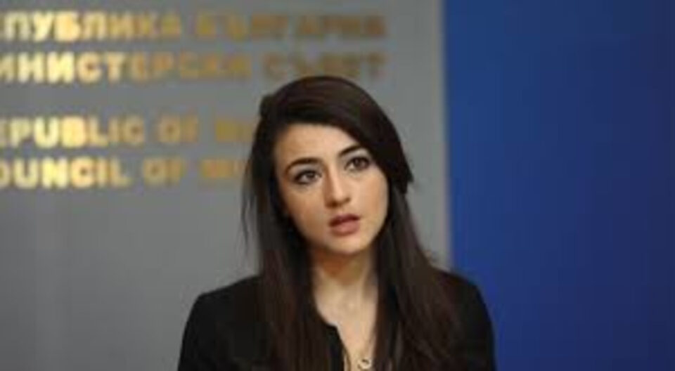 Бориславова: Меѓувладината конференцијата во Скопје е одложена затоа што „нема договорен документ“