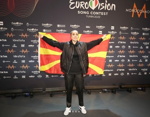 Андреа се обрати преку „стори“: Македонското знаме ќе продолжам да го веам гордо како до сега