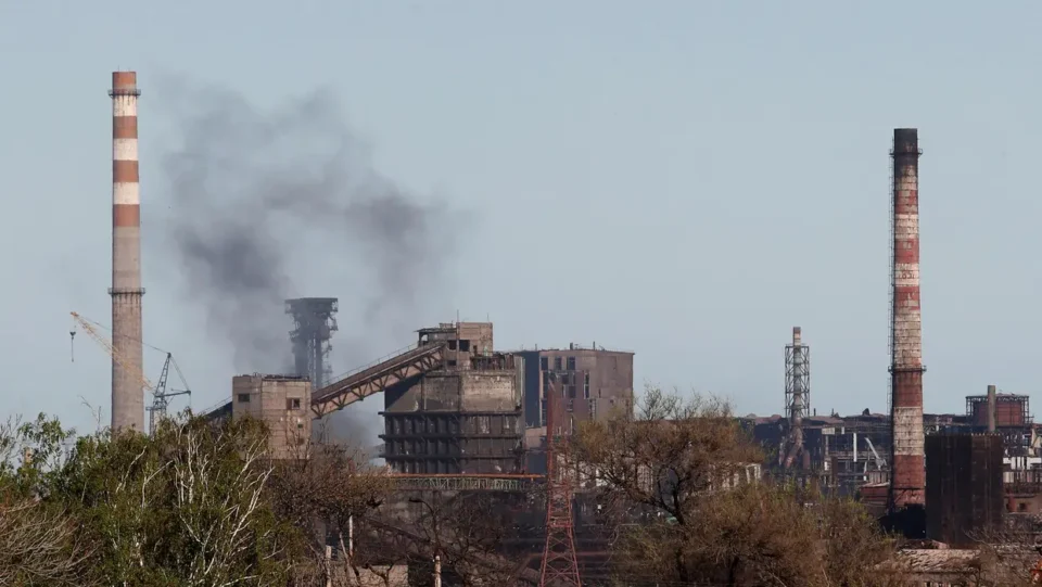 „Под тежок оган сме“ – „Азов“ објави нова снимка од руско гранатирање