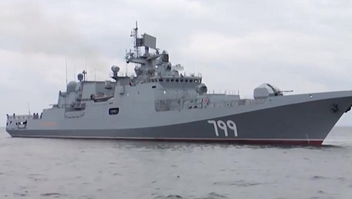 Русите објавија фотографија од „потопената“ фрегата „Адмирал Макаров“: Бродот е во Севастопол без оштетувања