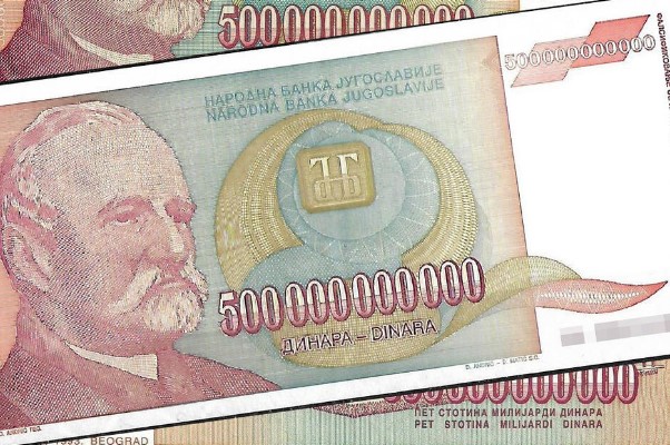 Еден леб чинеше сто милиони динари, кајмак две милијарди: Србија пред три децении имаше хипер инфлација а денеска просечната плата e 700 eвра