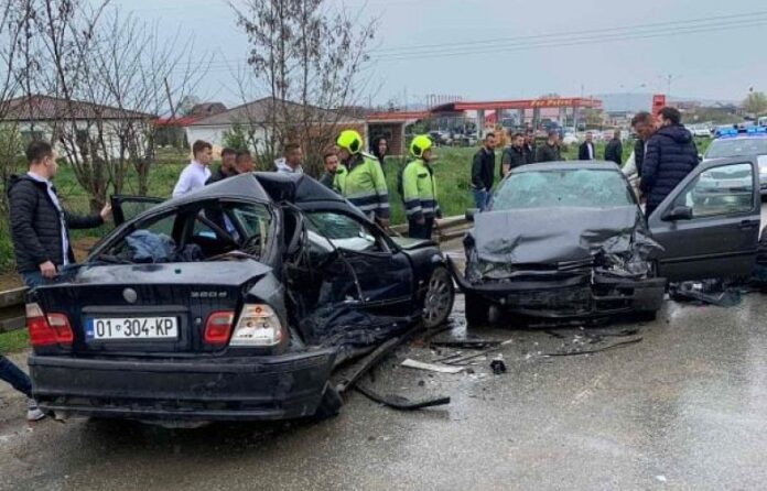 Двајца загинати и над 20 повредени во 4 тешки сообраќајки во Косово
