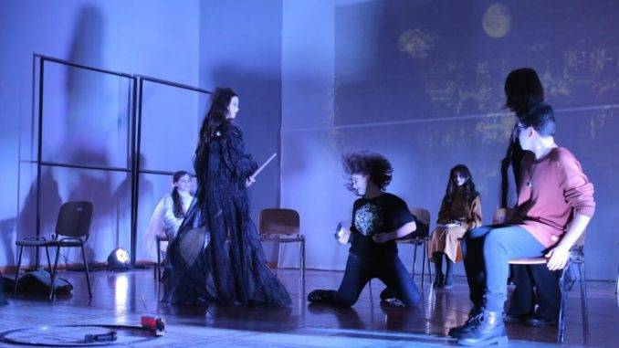 Театарската претстава „Ништо не е страшно“ вечерва на ДАФ во Кочани