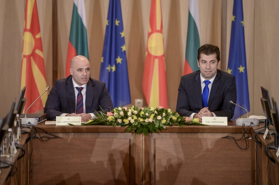 ВМРО-ДПМНЕ: Бугарските и барањата на Кирил Петков не смее да влезат во преговарачката рамка