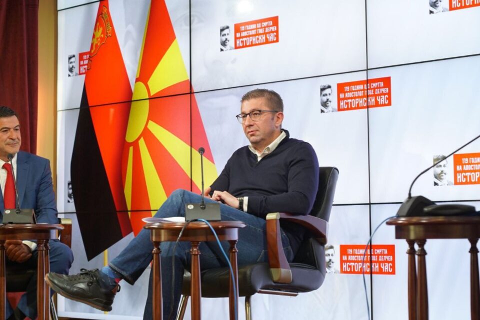 Мицкоски на средба со пратеничката група на ВМРО-ДПМНЕ и Коалицијата „За обнова на Македонија“