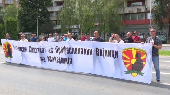 Професионалните војници го одложија протестот, дадоа рок уште една недела на Владата